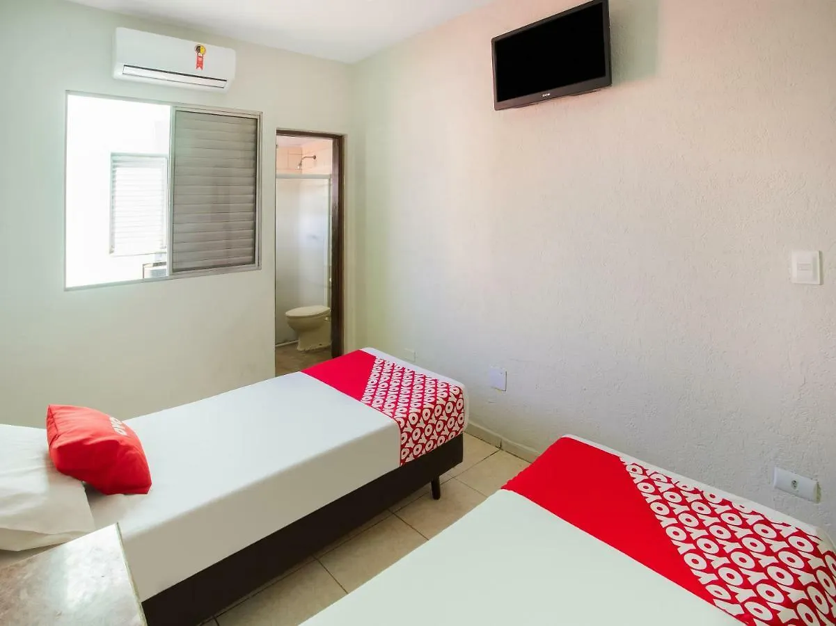 Oyo B Plaza Hotel Sao Paulo Brezilya
